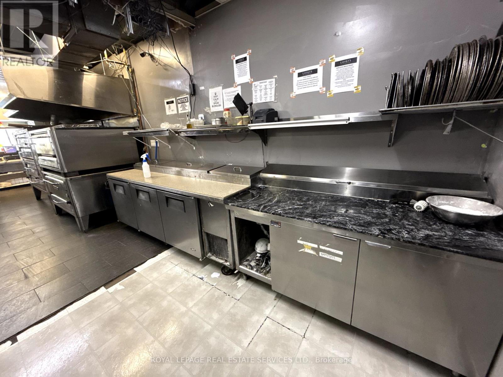












17 COMMERCIAL STREET

,
Milton,




Ontario
L9T2H6

