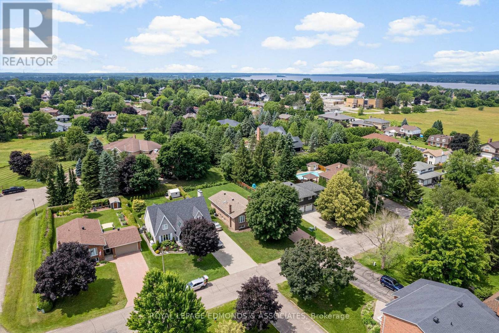 












508 O'BRIEN STREET

,
Pembroke,




Ontario
K8A8E7

