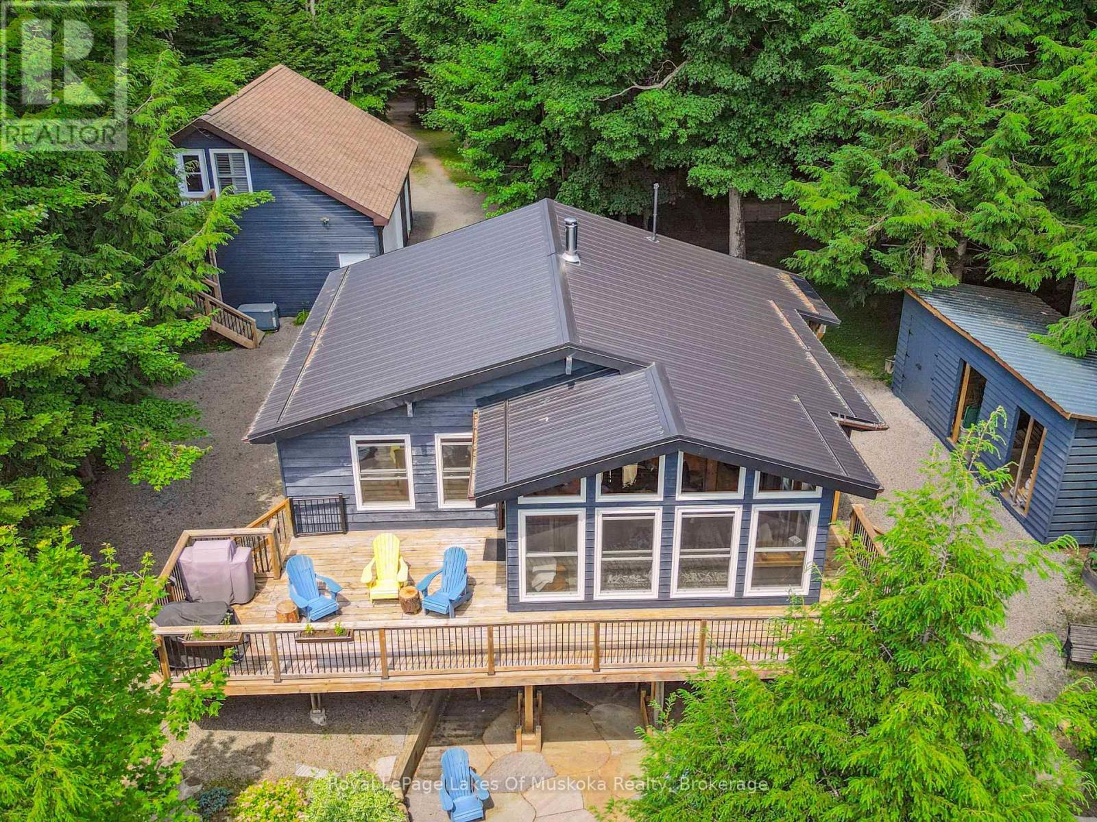 












1315 WOLF CIRCLE

,
Algonquin Highlands (Sherborne),




Ontario
P0A1E0

