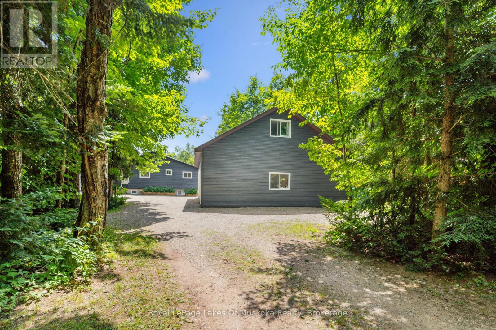 












1315 WOLF CIRCLE

,
Algonquin Highlands (Sherborne),




Ontario
P0A1E0

