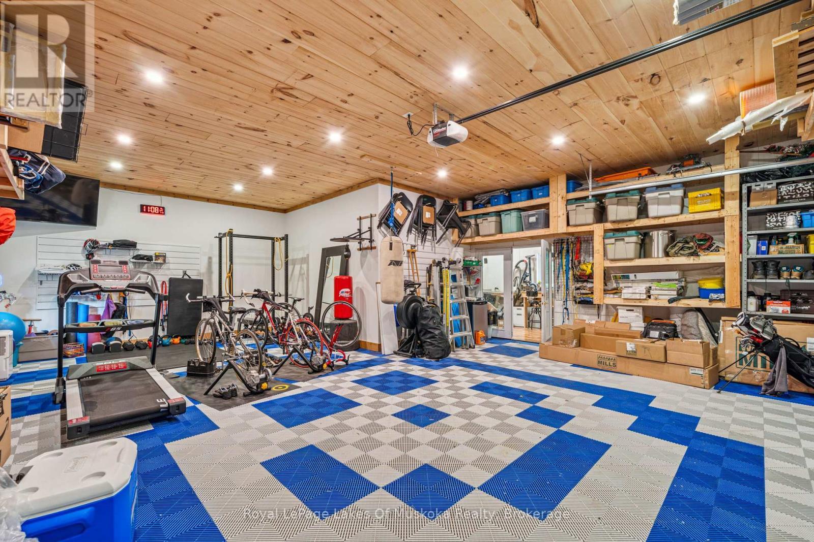 












1315 WOLF CIRCLE

,
Algonquin Highlands (Sherborne),




Ontario
P0A1E0

