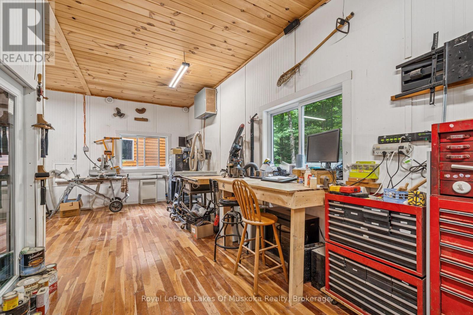 












1315 WOLF CIRCLE

,
Algonquin Highlands (Sherborne),




Ontario
P0A1E0


