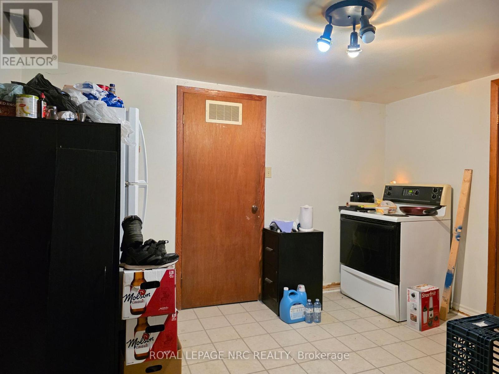 












288 FIRST AVENUE

,
Welland (N. Welland),




Ontario
L3C1Y8

