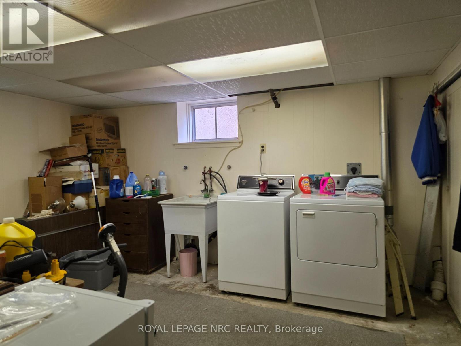 












288 FIRST AVENUE

,
Welland (N. Welland),




Ontario
L3C1Y8

