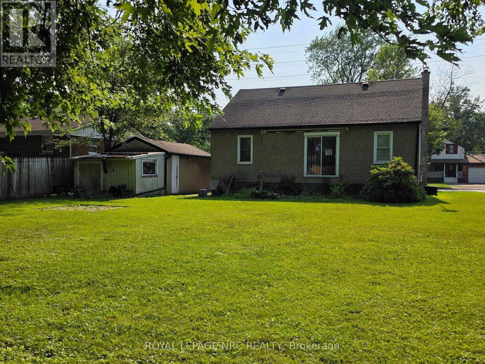 












288 FIRST AVENUE

,
Welland (N. Welland),




Ontario
L3C1Y8

