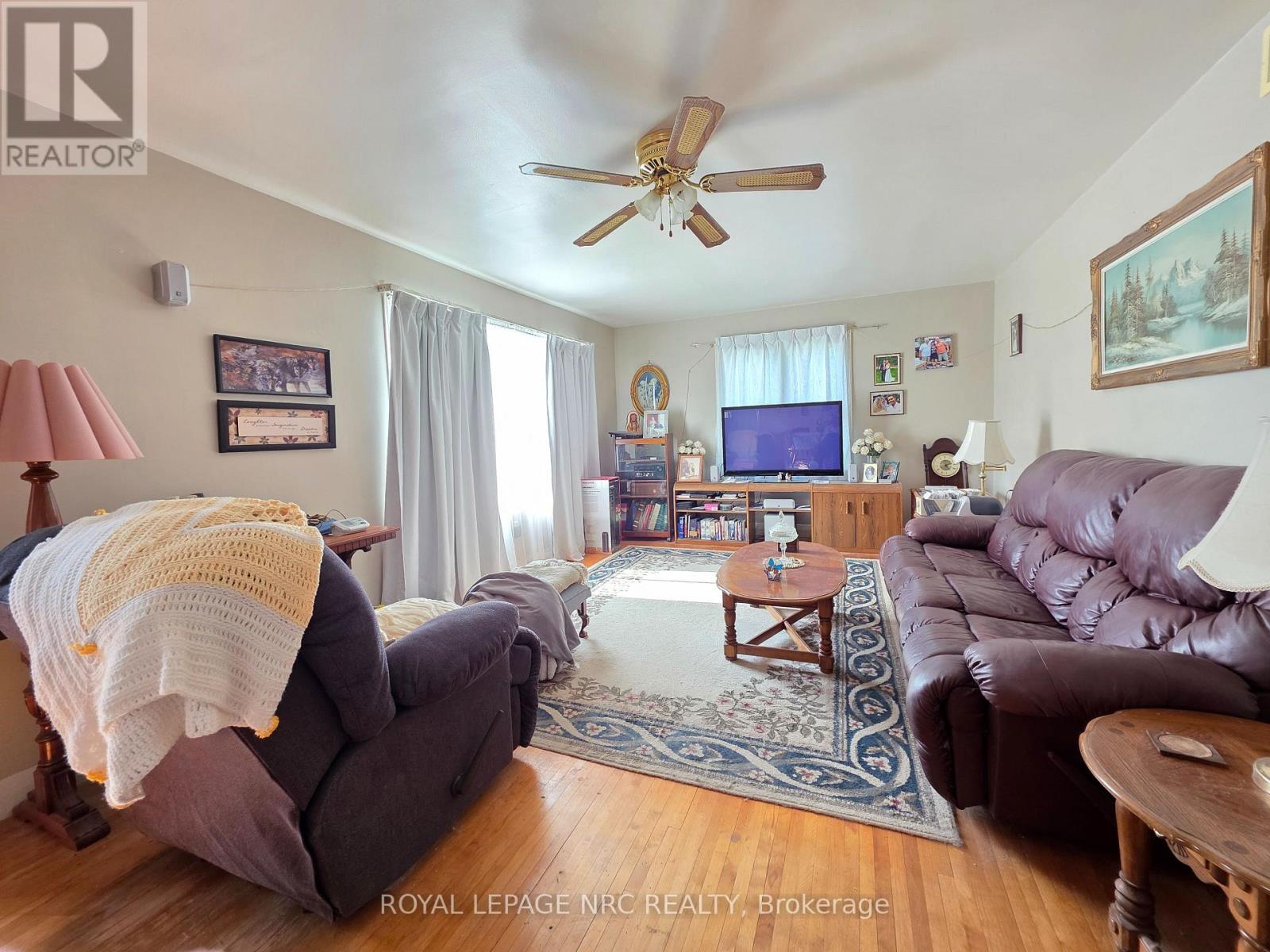 












288 FIRST AVENUE

,
Welland (N. Welland),




Ontario
L3C1Y8

