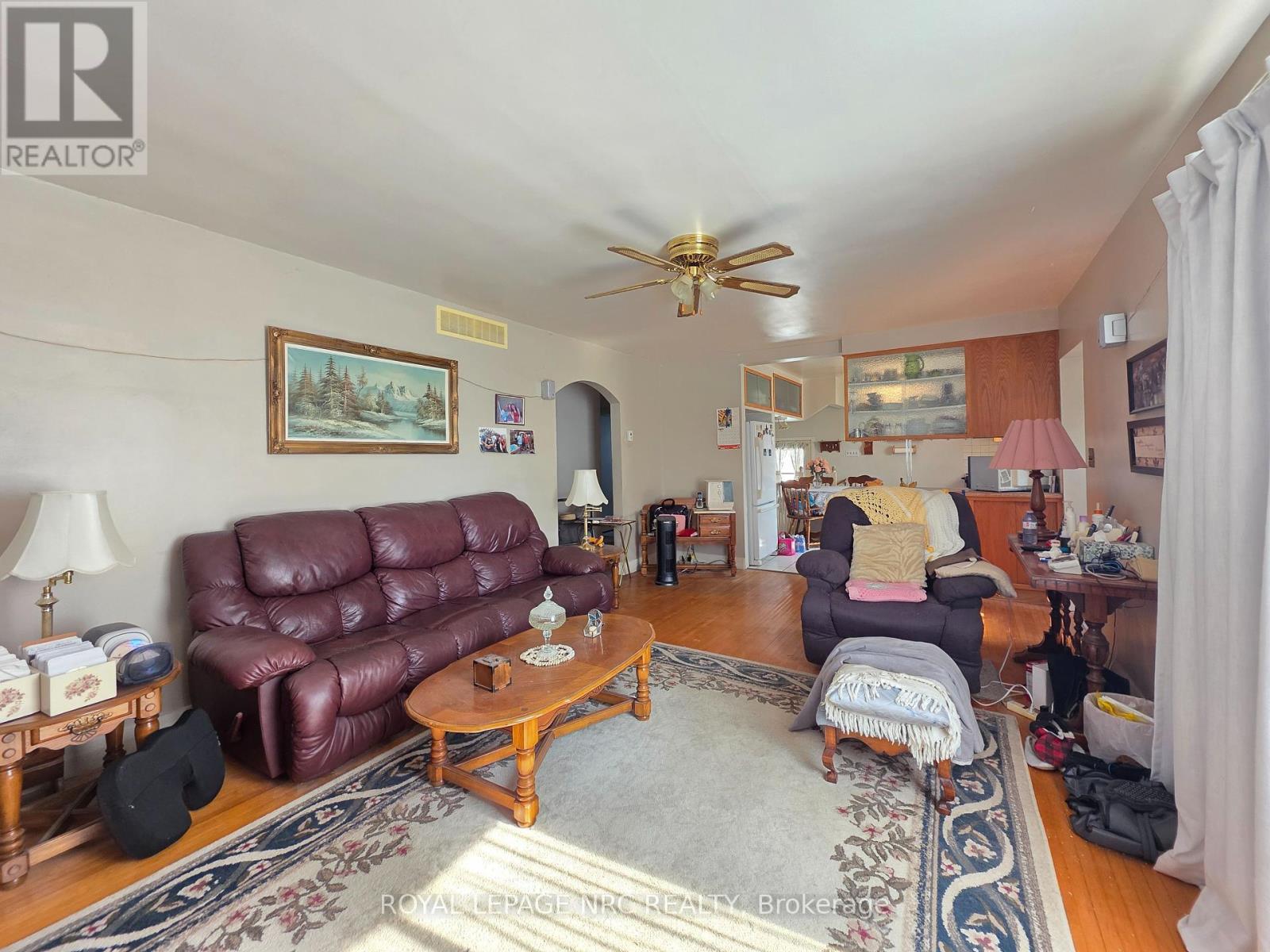 












288 FIRST AVENUE

,
Welland (N. Welland),




Ontario
L3C1Y8

