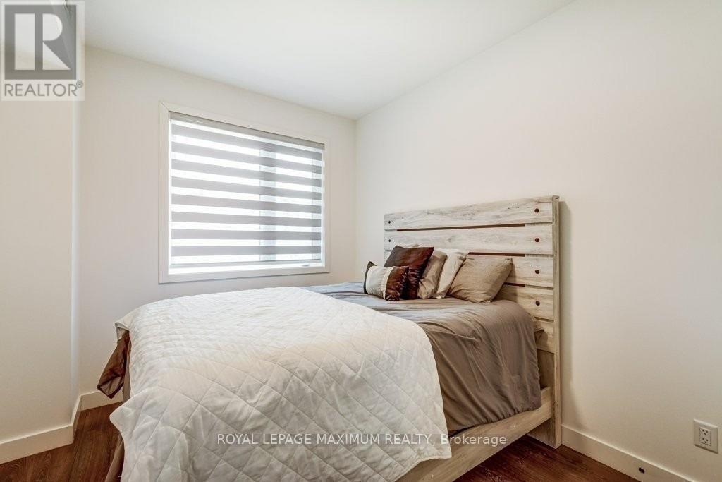 












204 - 10 BEAUSOLEIL LANE

,
Blue Mountains,




Ontario
L9Y2X5

