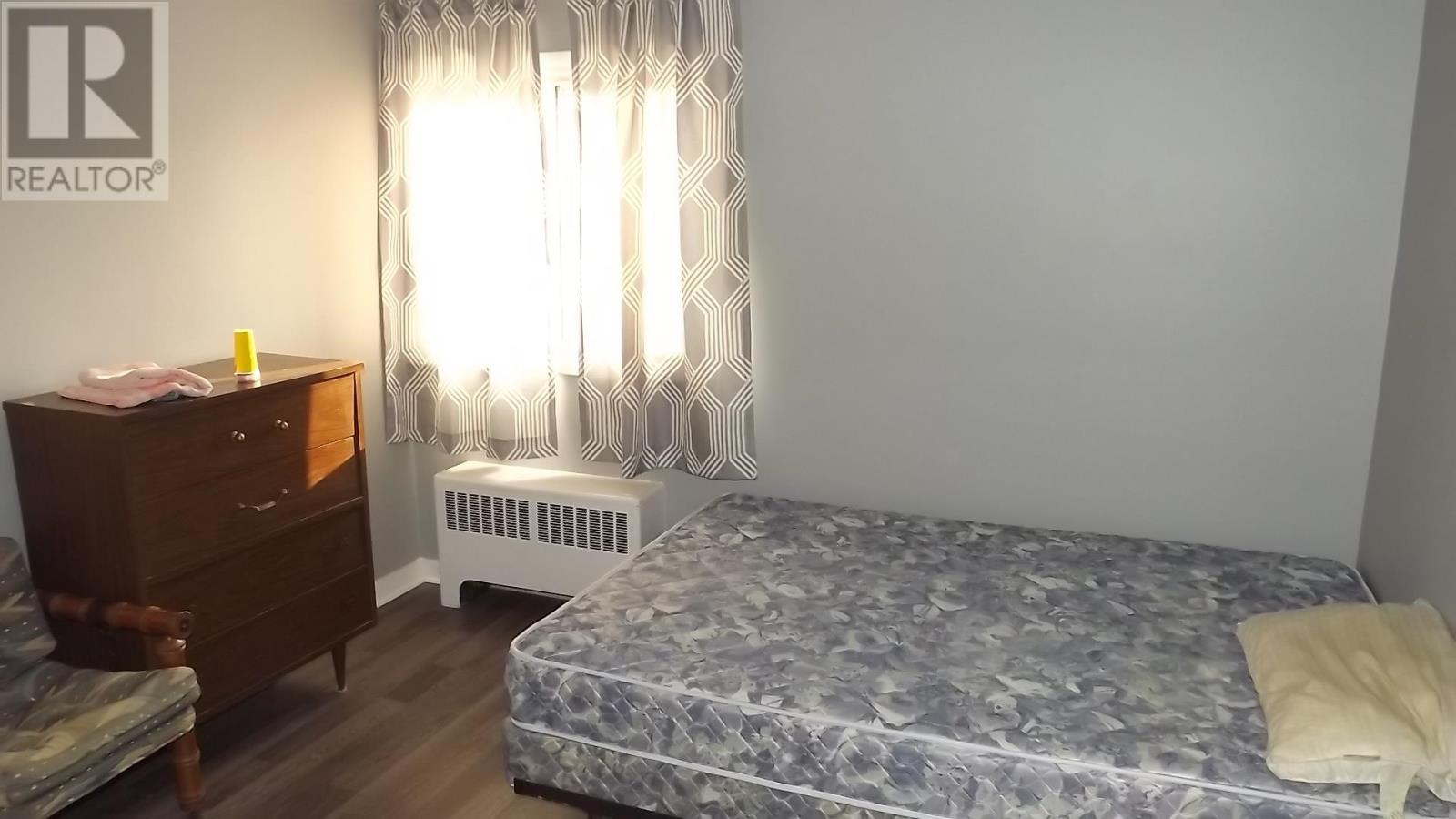 












115 Hillside DR N

,
Elliot Lake,




Ontario
P5A1X5

