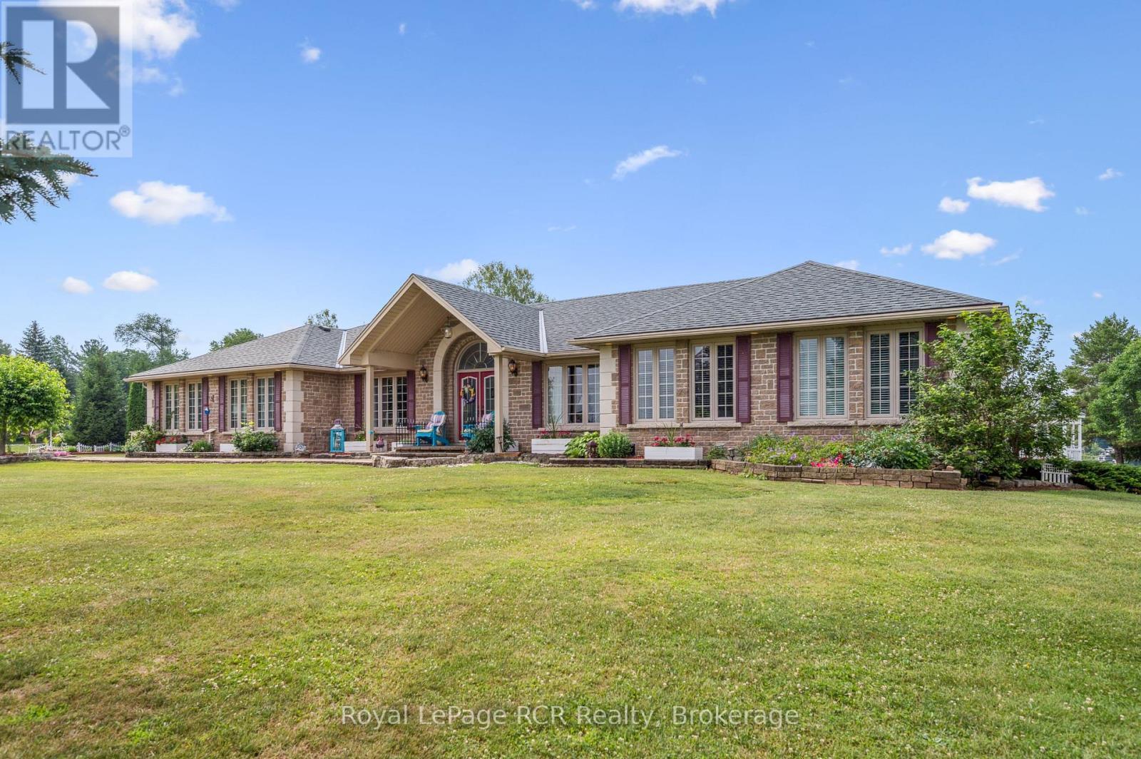 












2 MURRAY WAY

,
Minto,




Ontario
N0G2L0

