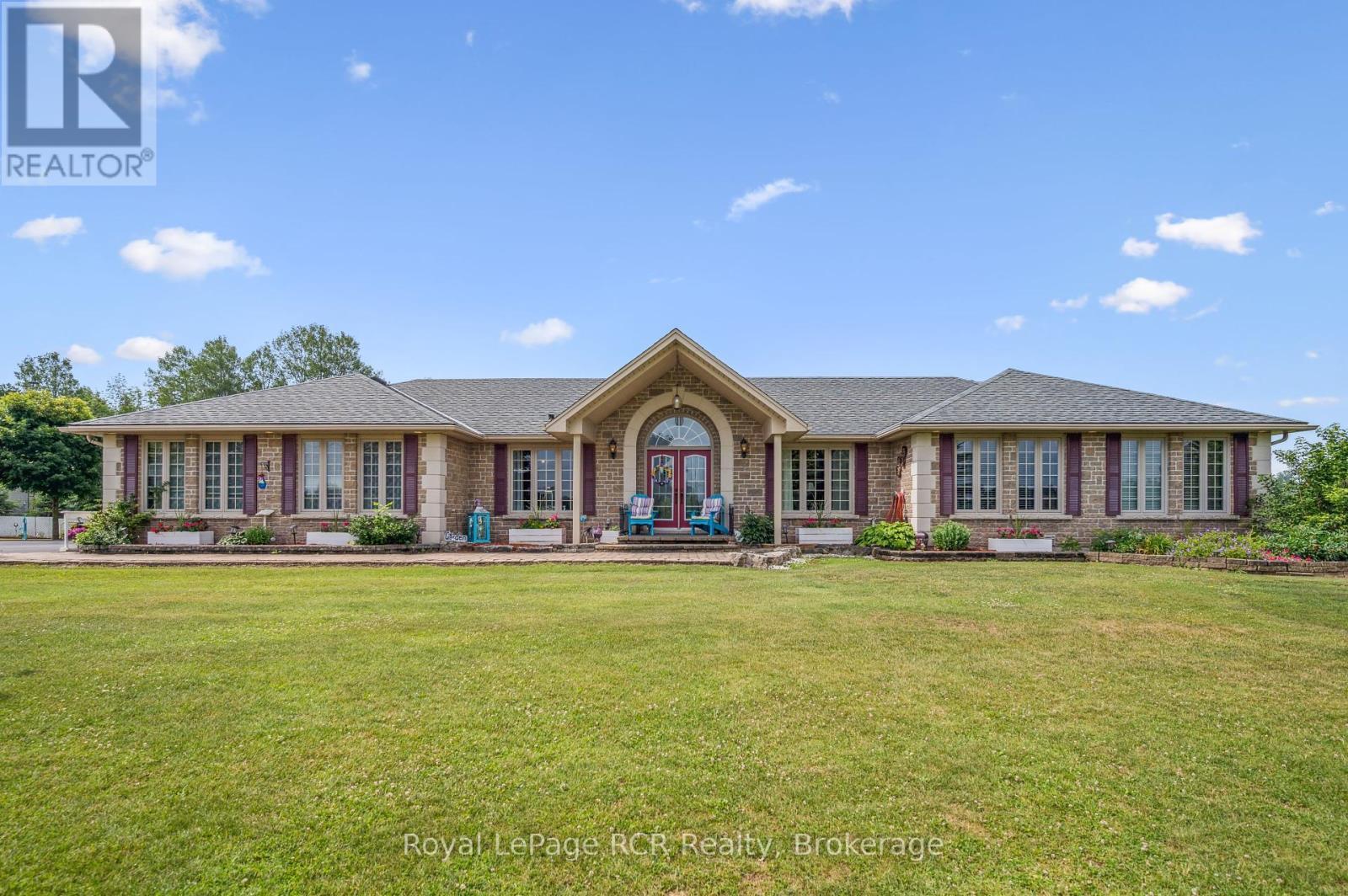












2 MURRAY WAY

,
Minto,




Ontario
N0G2L0


