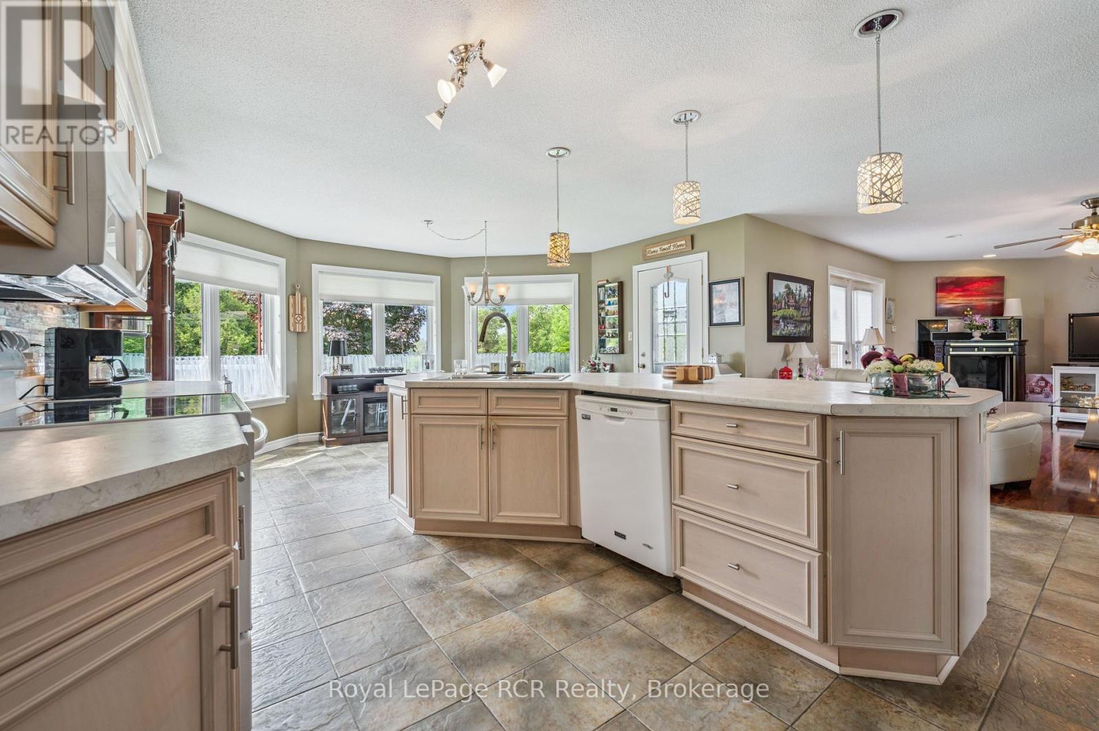 












2 MURRAY WAY

,
Minto,




Ontario
N0G2L0

