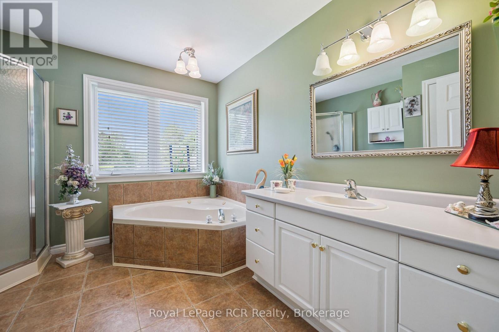 












2 MURRAY WAY

,
Minto,




Ontario
N0G2L0

