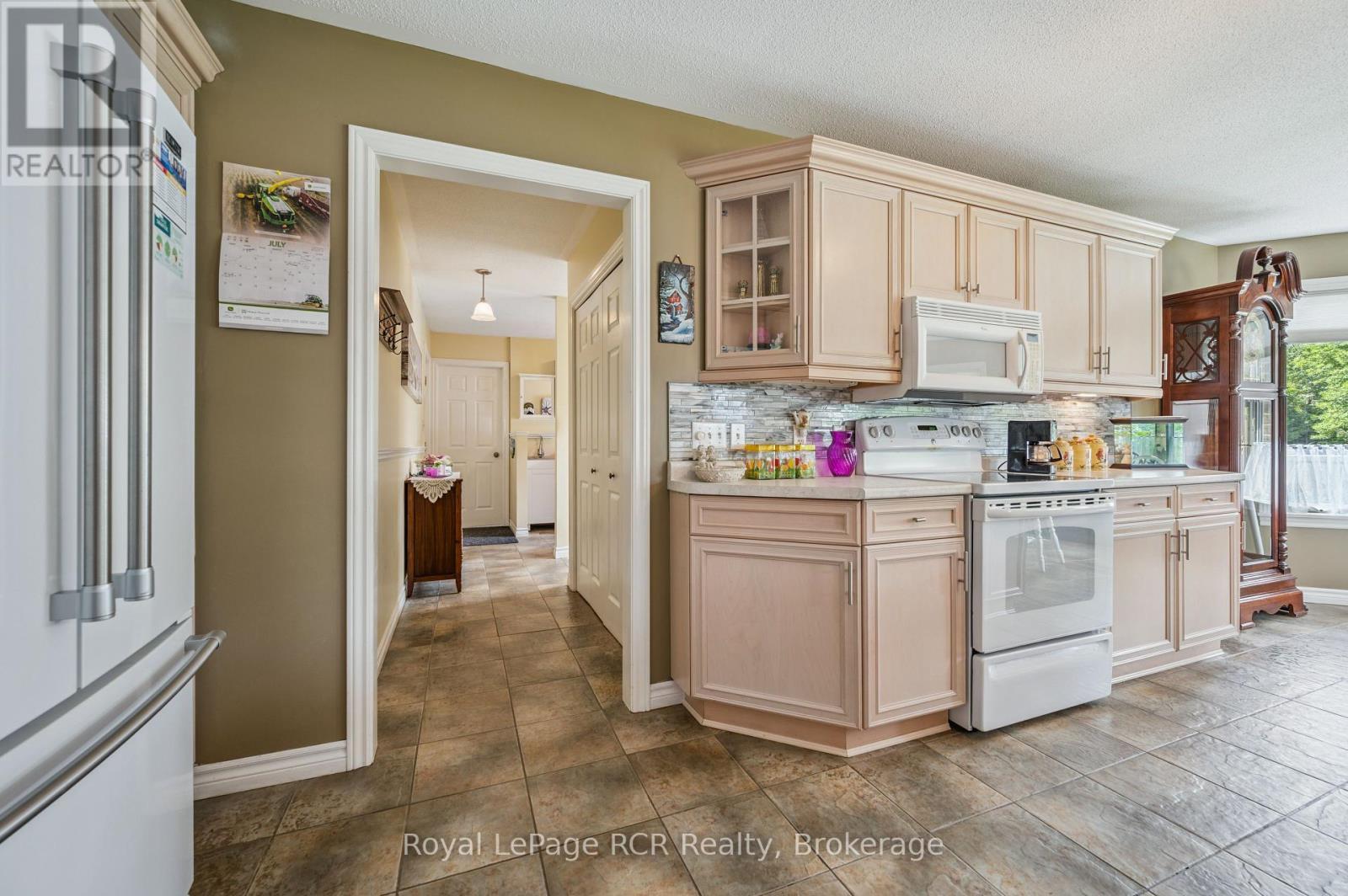 












2 MURRAY WAY

,
Minto,




Ontario
N0G2L0

