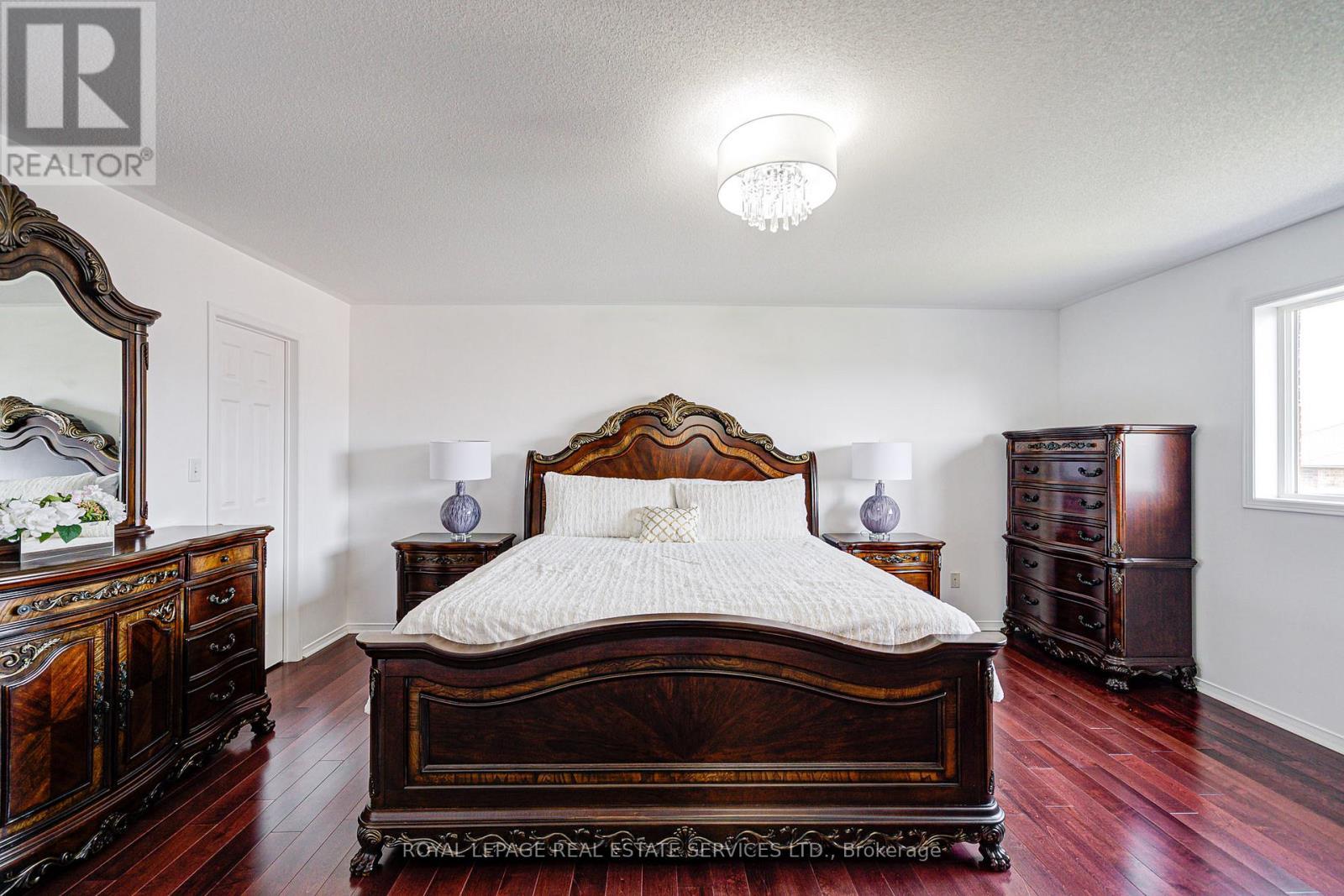 












21 DUXFORD STREET

,
Brampton,




Ontario
L6X0S6

