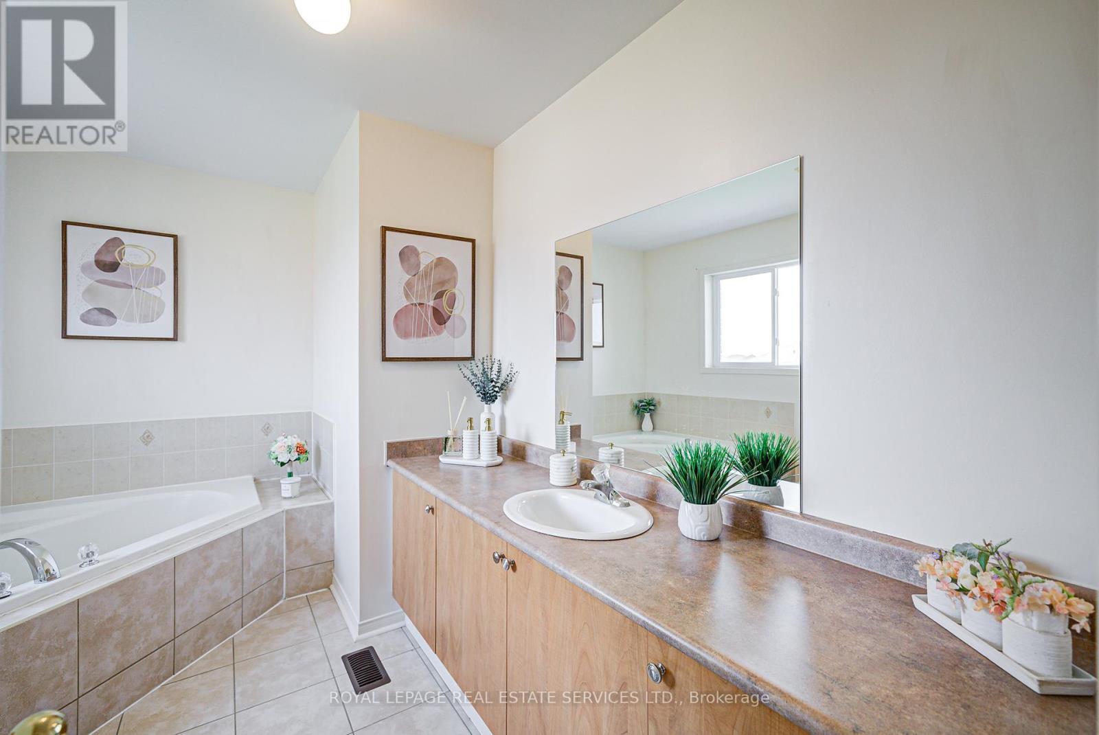 












21 DUXFORD STREET

,
Brampton,




Ontario
L6X0S6

