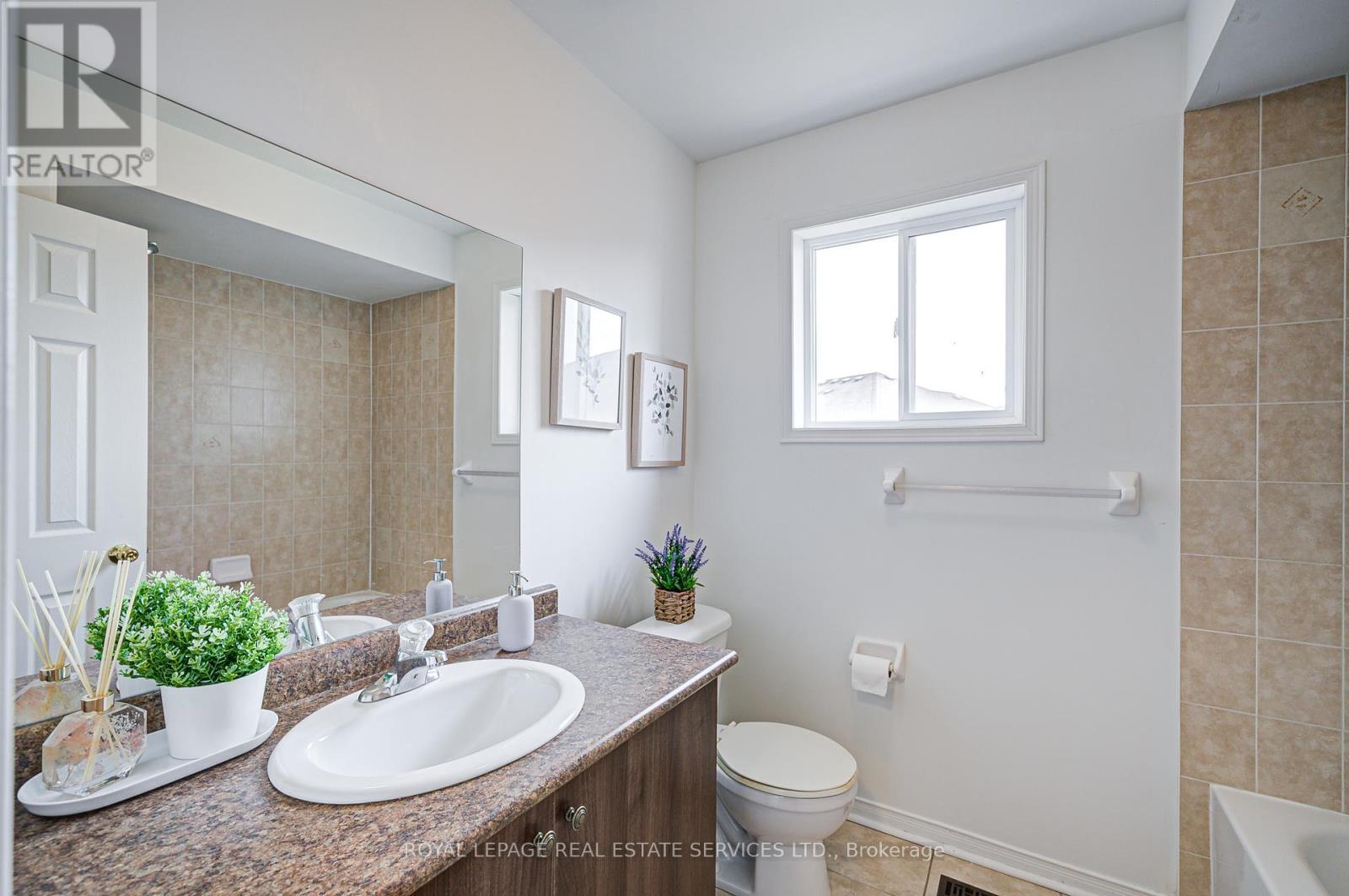 












21 DUXFORD STREET

,
Brampton,




Ontario
L6X0S6

