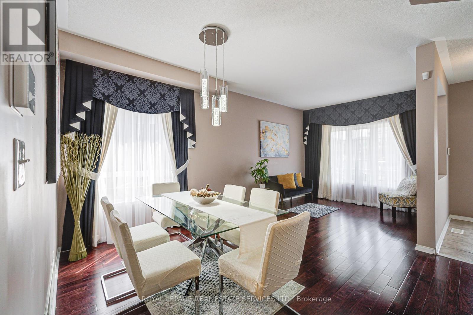 












21 DUXFORD STREET

,
Brampton,




Ontario
L6X0S6

