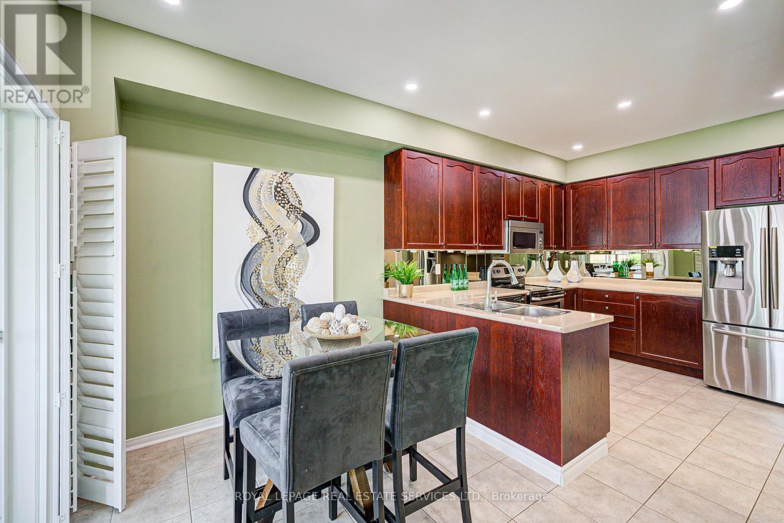 












21 DUXFORD STREET

,
Brampton,




Ontario
L6X0S6

