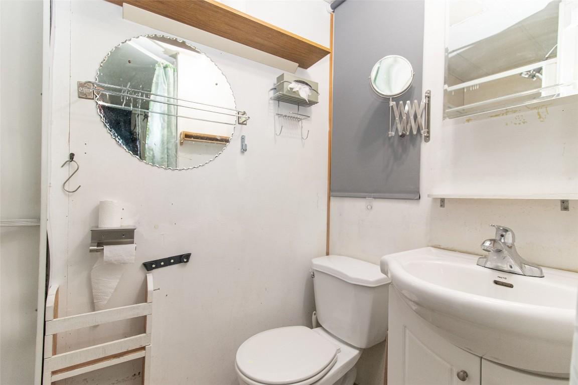 









3745


Lakeshore

Road, 39,
Kelowna,




BC
V1W 3K4

