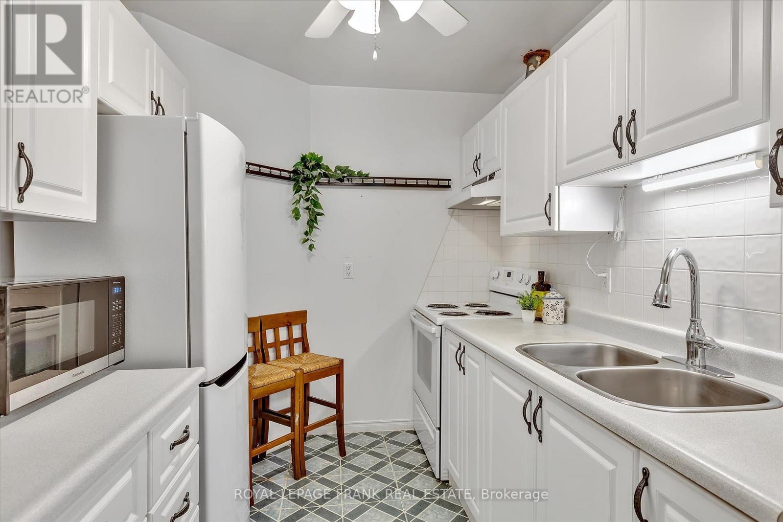 












115 - 475 PARKHILL ROAD W

,
Peterborough Central (North),




Ontario
K9H7M5

