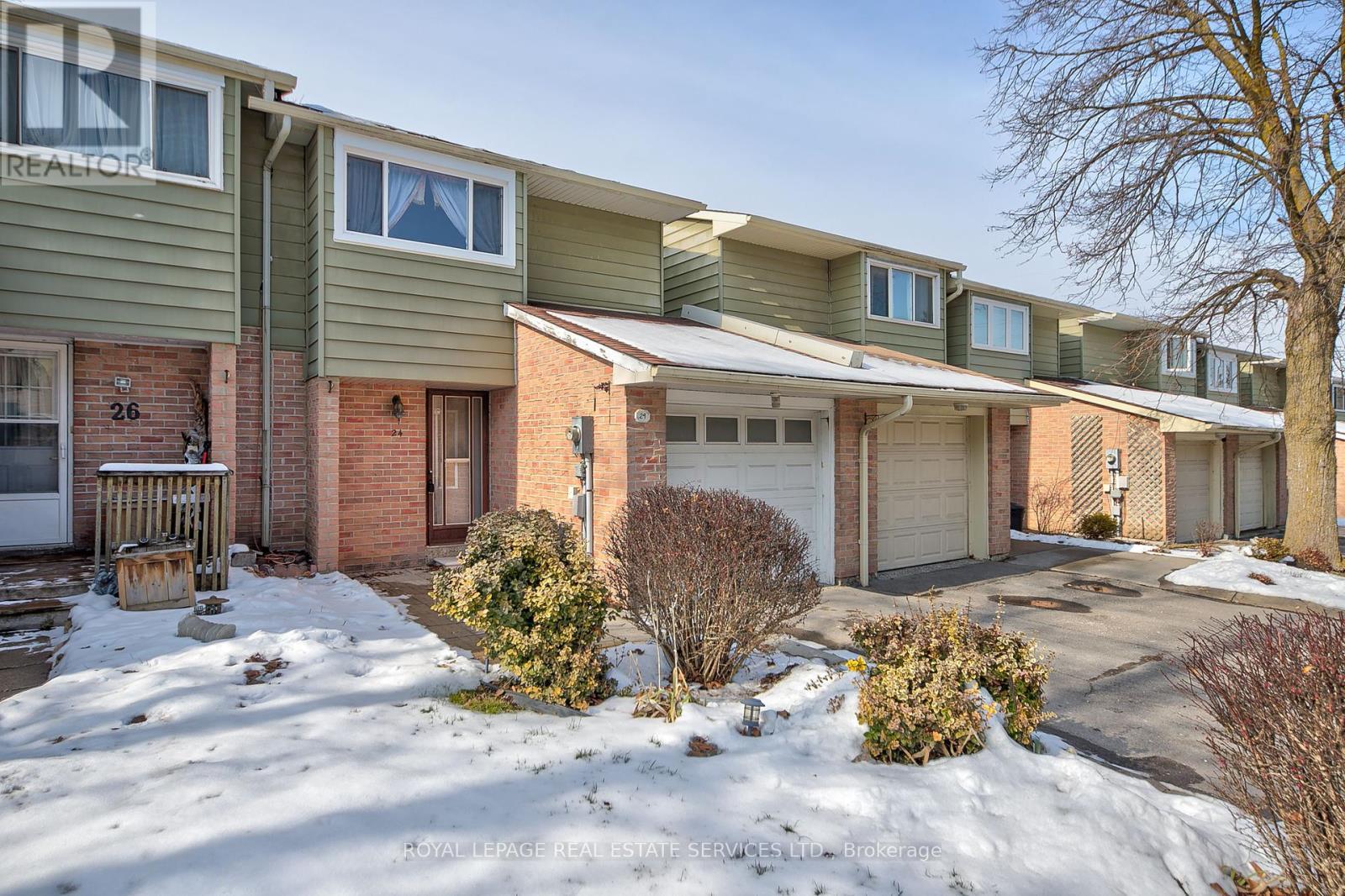 












24 DEER RUN CRESCENT

,
Bradford West Gwillimbury,




Ontario
L3Z1N2

