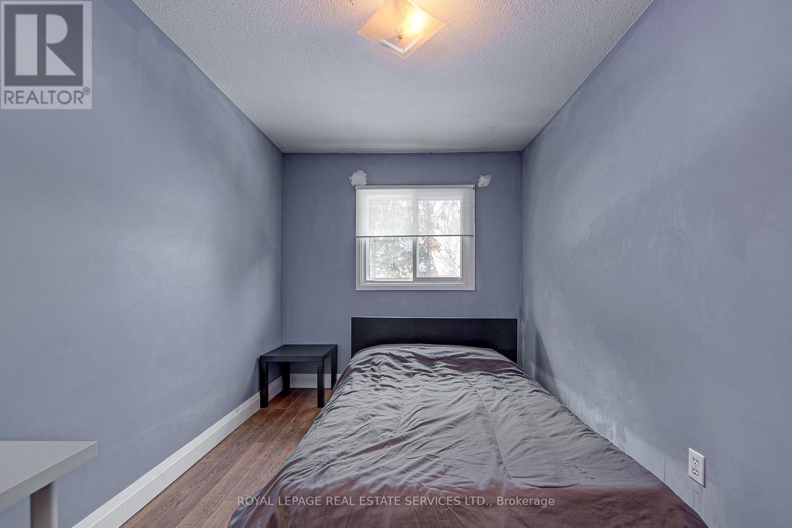 












24 DEER RUN CRESCENT

,
Bradford West Gwillimbury,




Ontario
L3Z1N2

