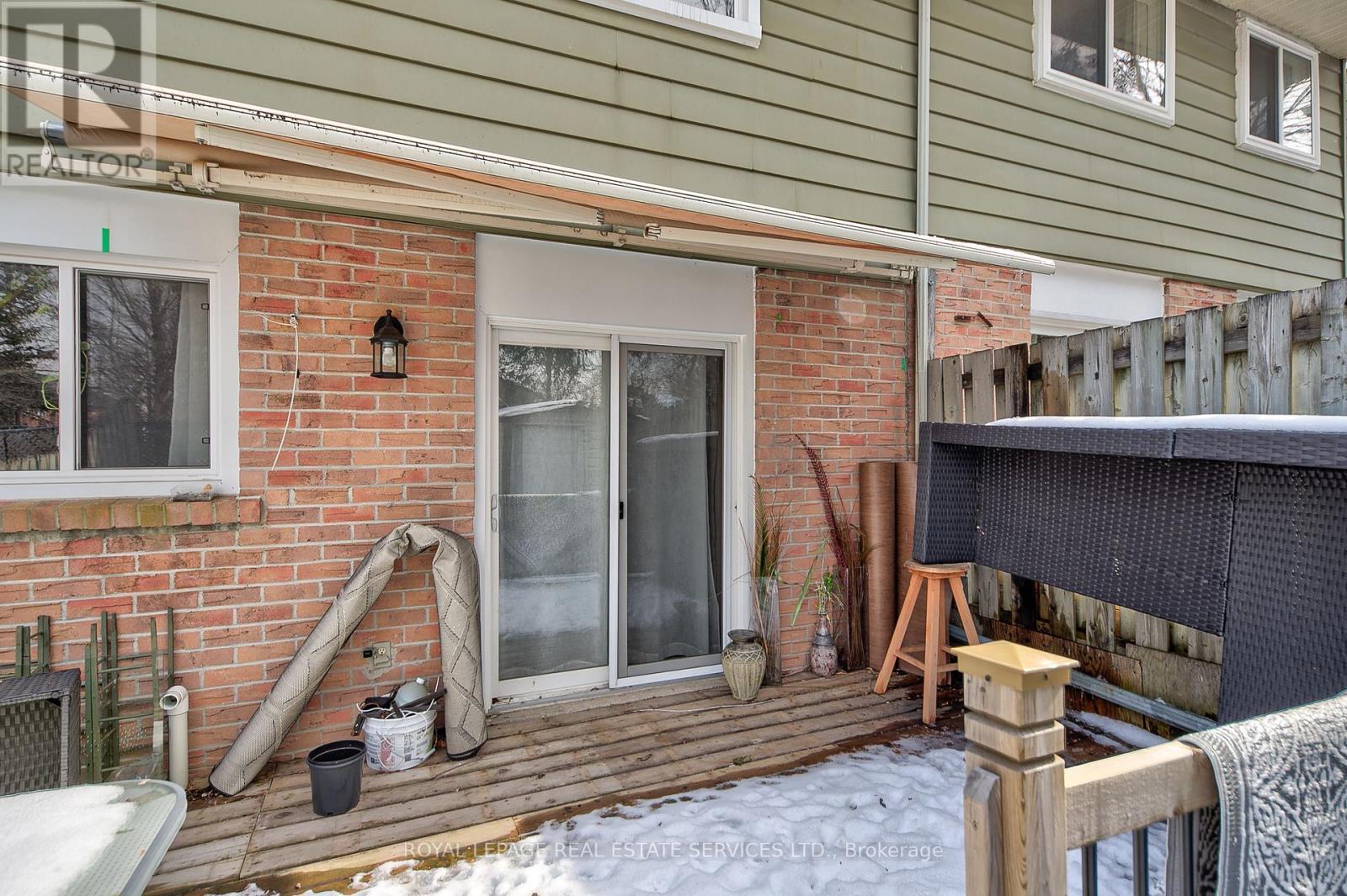 












24 DEER RUN CRESCENT

,
Bradford West Gwillimbury,




Ontario
L3Z1N2

