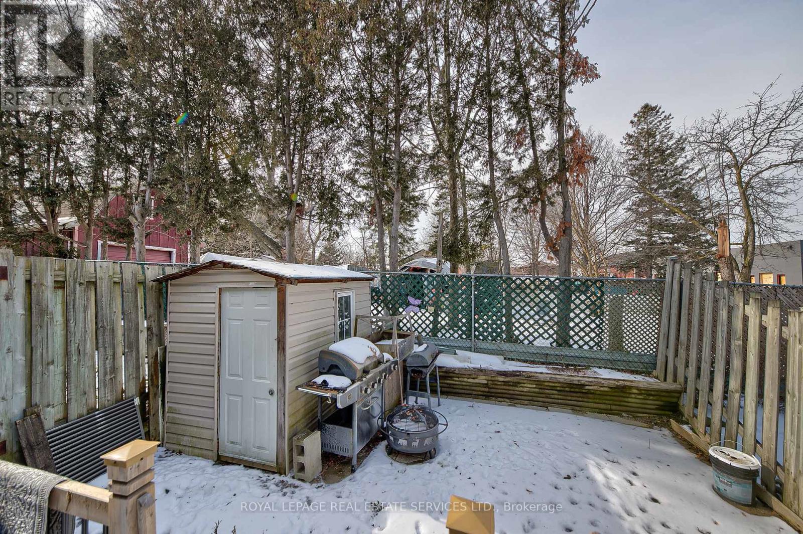 












24 DEER RUN CRESCENT

,
Bradford West Gwillimbury,




Ontario
L3Z1N2

