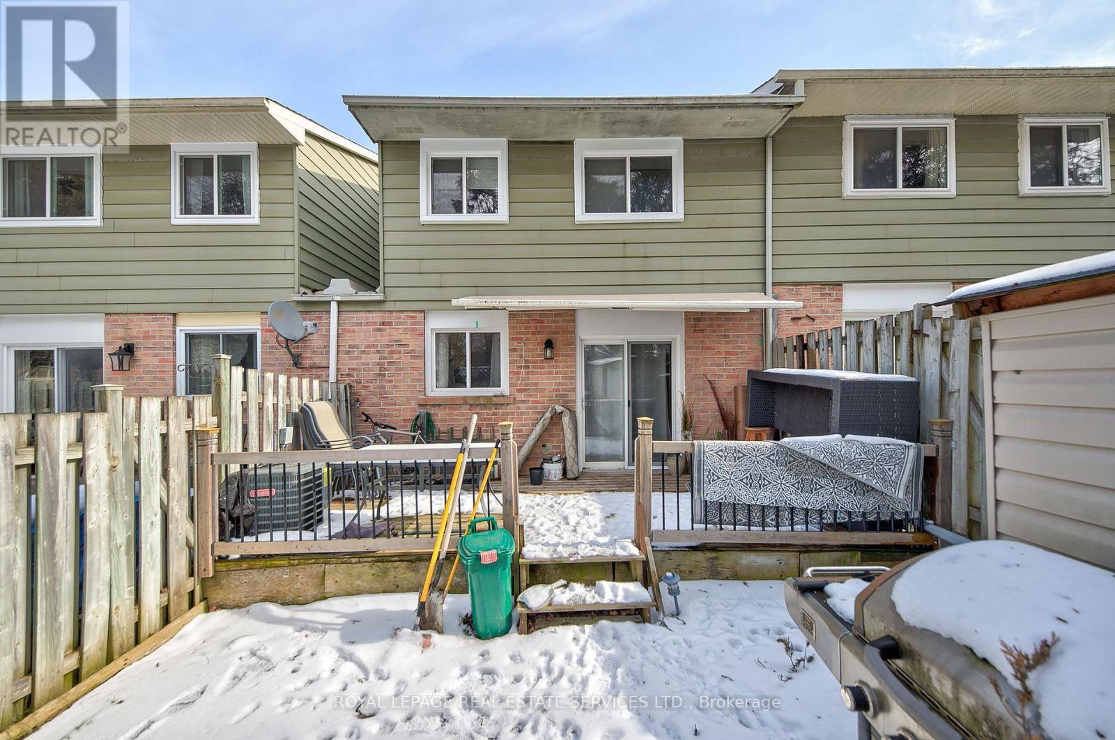 












24 DEER RUN CRESCENT

,
Bradford West Gwillimbury,




Ontario
L3Z1N2


