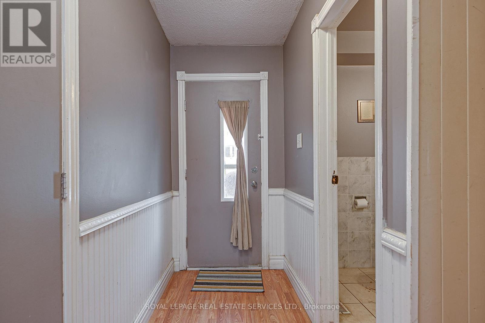 












24 DEER RUN CRESCENT

,
Bradford West Gwillimbury,




Ontario
L3Z1N2

