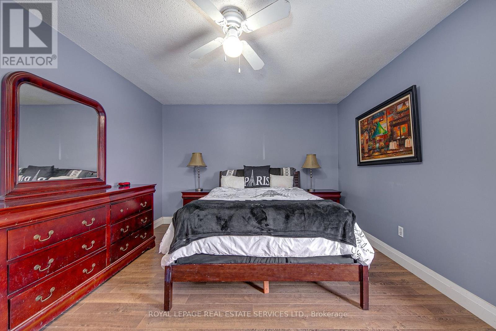 












24 DEER RUN CRESCENT

,
Bradford West Gwillimbury,




Ontario
L3Z1N2

