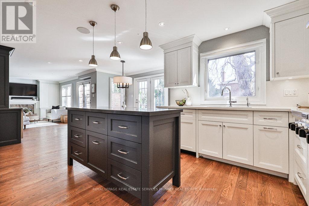 












2764 ROSEWOOD LANE

,
Oakville,




Ontario
L6J7M3


