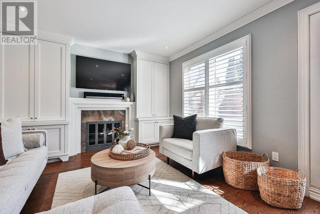 












2764 ROSEWOOD LANE

,
Oakville,




Ontario
L6J7M3

