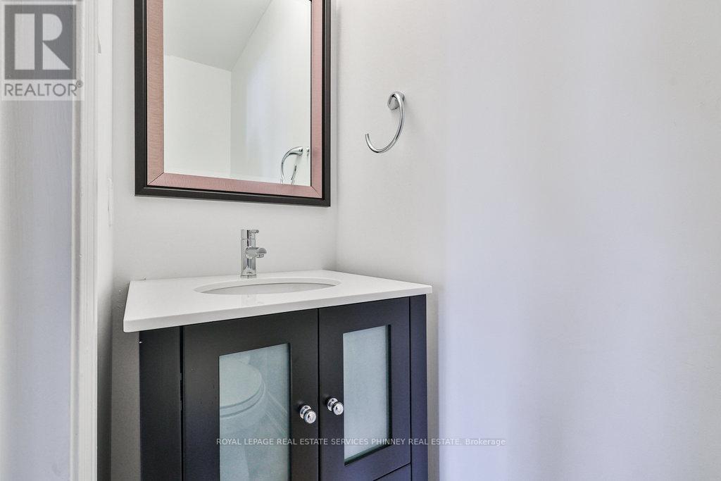 












2764 ROSEWOOD LANE

,
Oakville,




Ontario
L6J7M3

