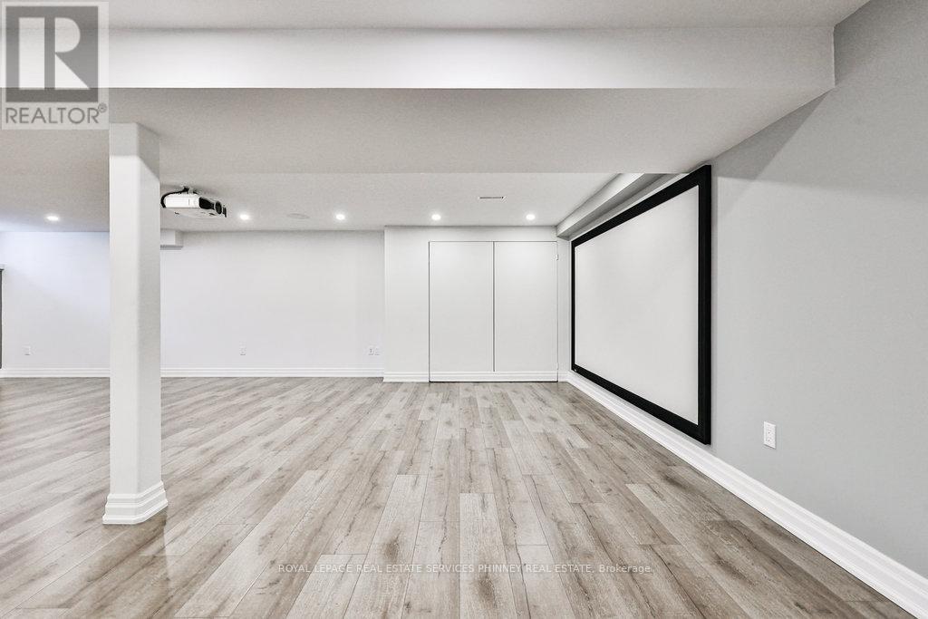 












2764 ROSEWOOD LANE

,
Oakville,




Ontario
L6J7M3

