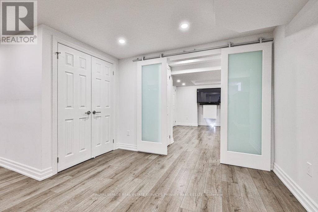 












2764 ROSEWOOD LANE

,
Oakville,




Ontario
L6J7M3

