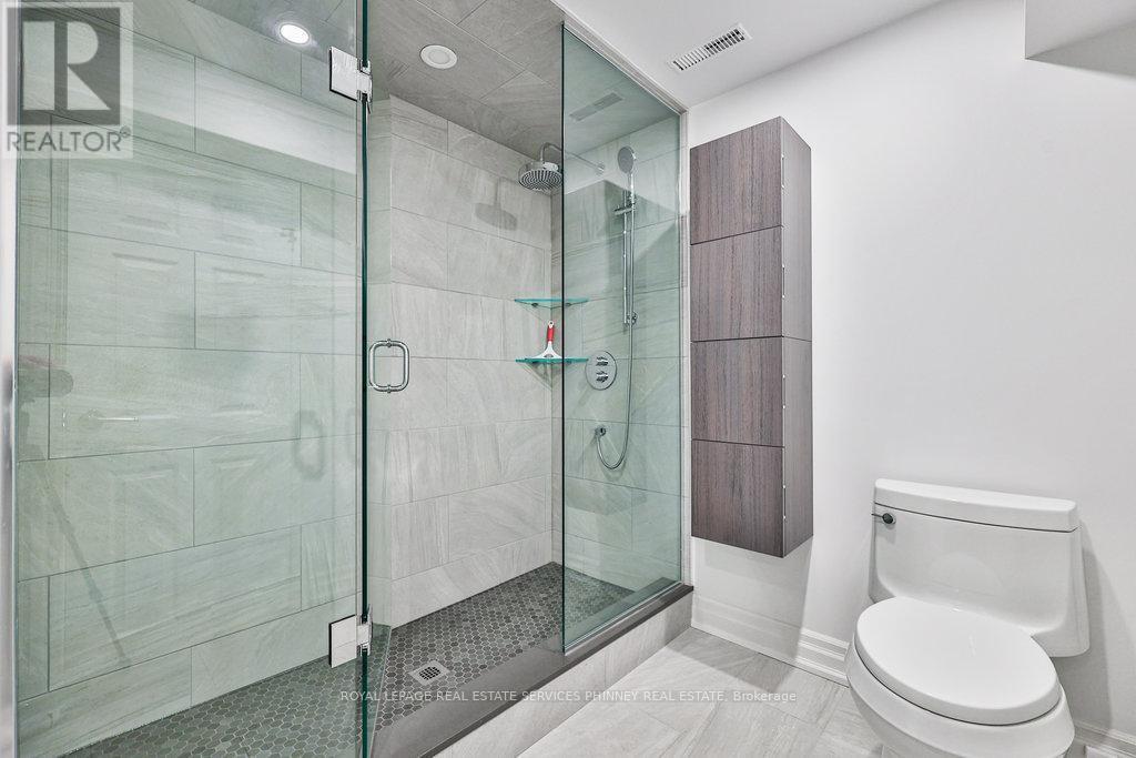 












2764 ROSEWOOD LANE

,
Oakville,




Ontario
L6J7M3

