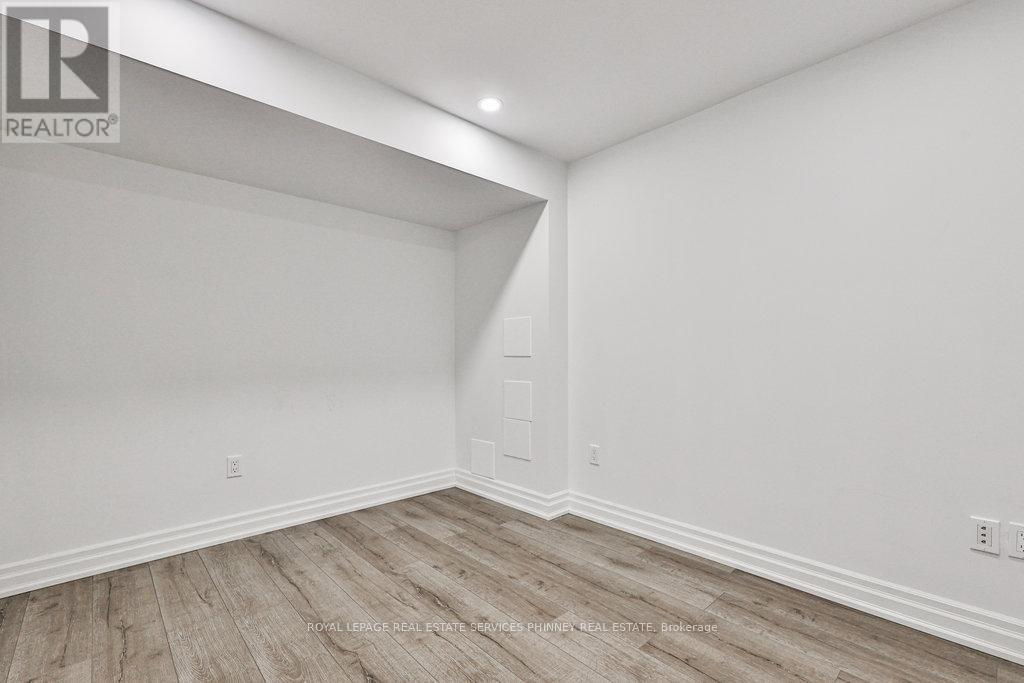 












2764 ROSEWOOD LANE

,
Oakville,




Ontario
L6J7M3

