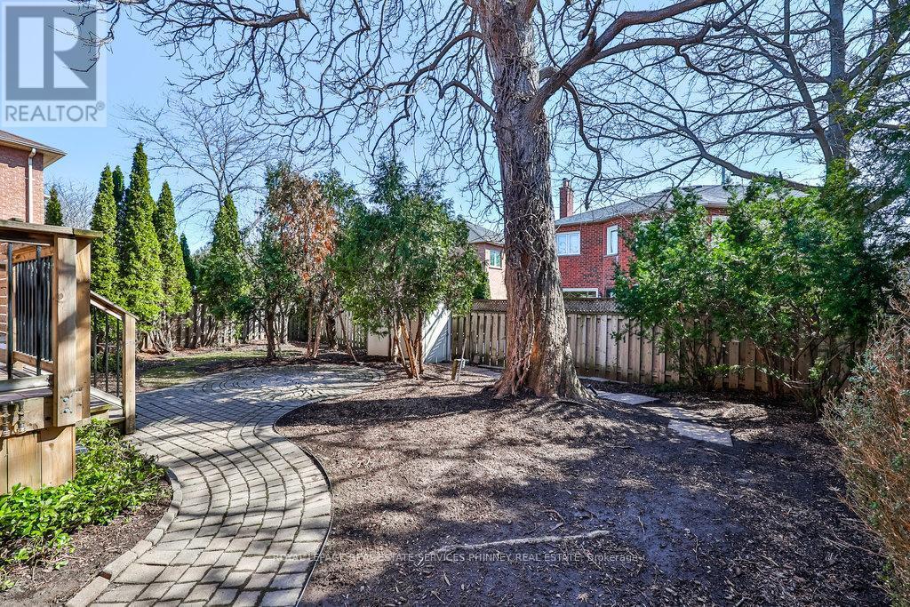 












2764 ROSEWOOD LANE

,
Oakville,




Ontario
L6J7M3

