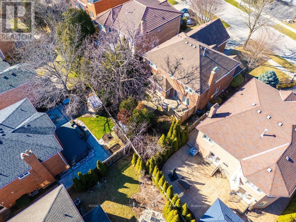 












2764 ROSEWOOD LANE

,
Oakville,




Ontario
L6J7M3

