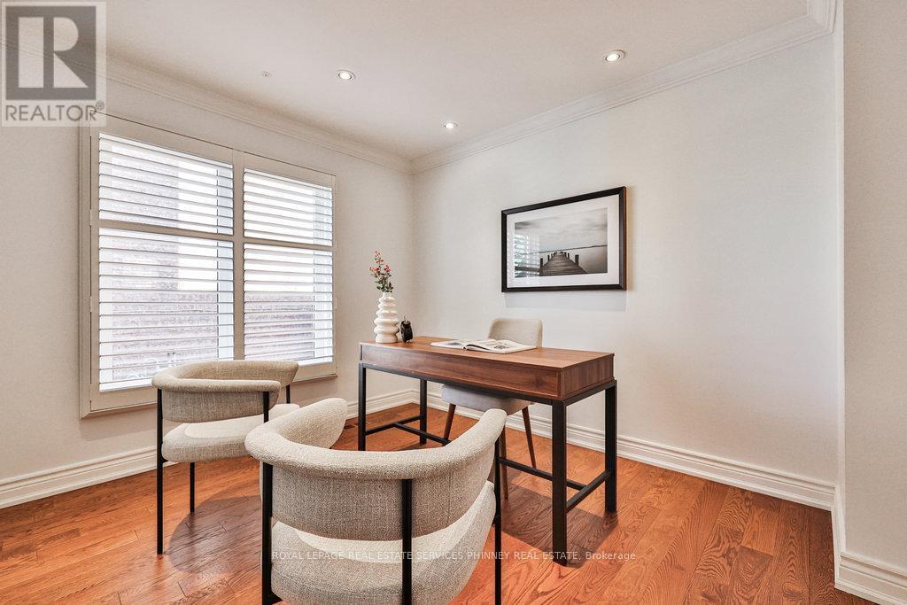 












2764 ROSEWOOD LANE

,
Oakville,




Ontario
L6J7M3

