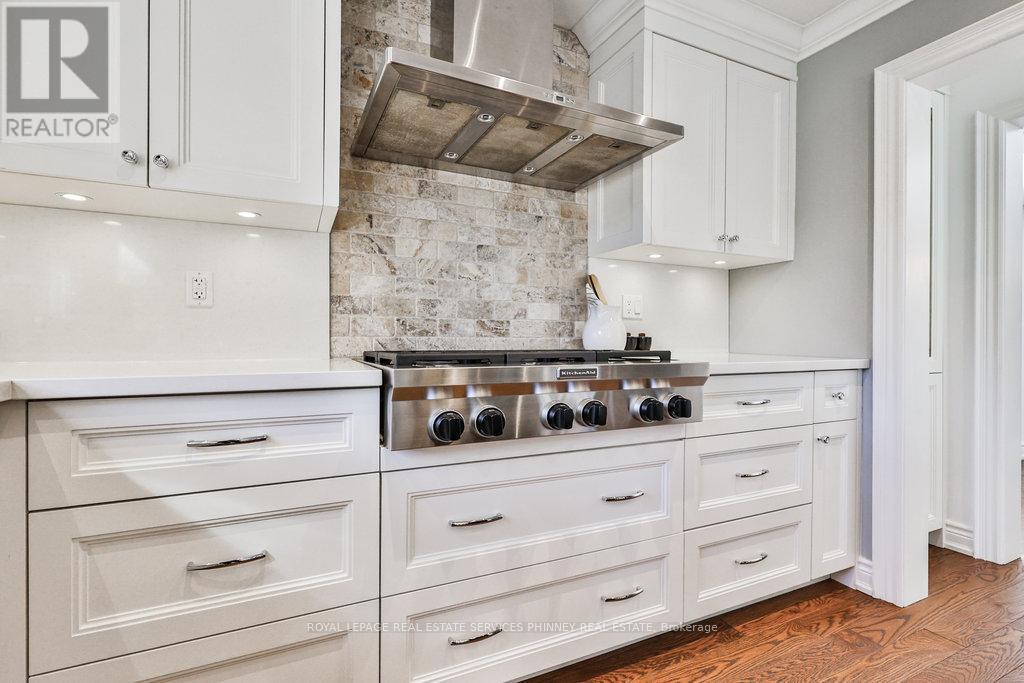 












2764 ROSEWOOD LANE

,
Oakville,




Ontario
L6J7M3

