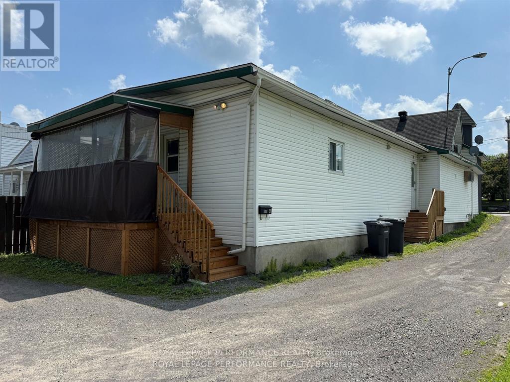 












659 MAIN STREET E

,
Hawkesbury,




Ontario
K6A1B3

