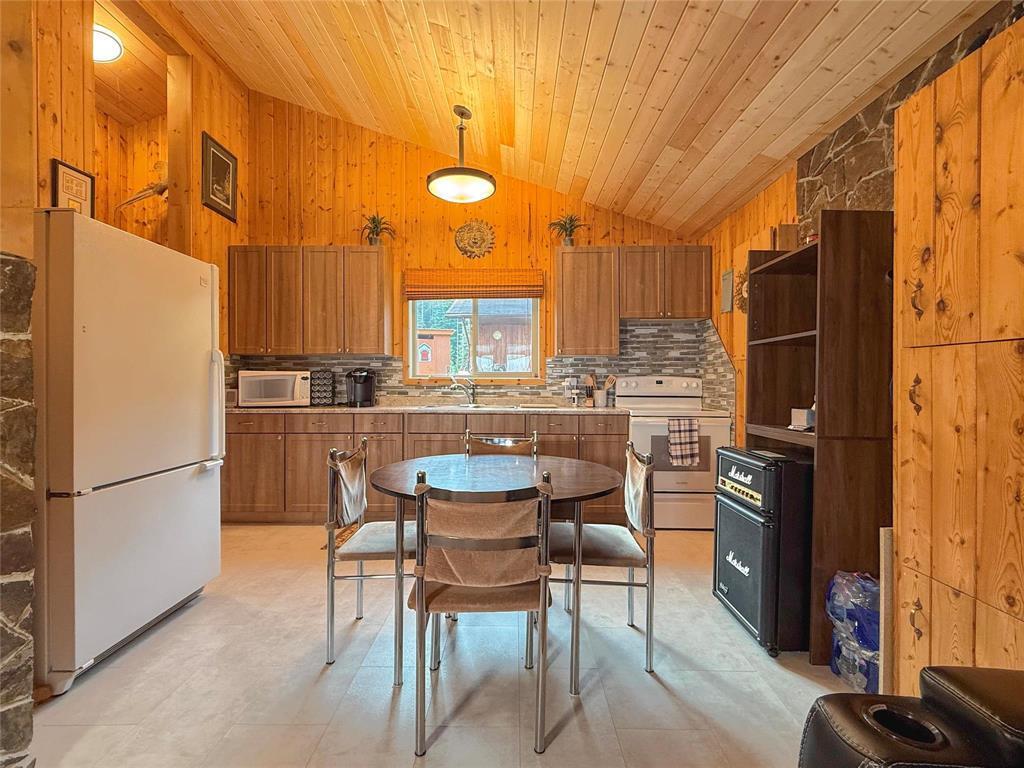 












35 Mallard Lane

,
Duck Mountain Provincial Park,




Manitoba
R0L0T0

