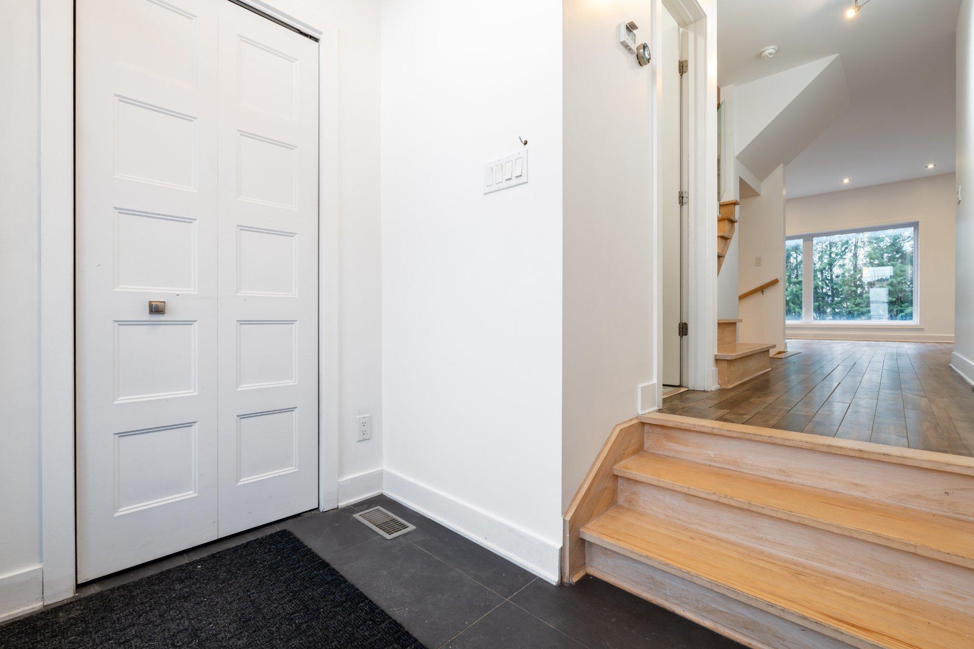 









5925


Rue Alexandre

,
Brossard,




QC
J3W2G4

