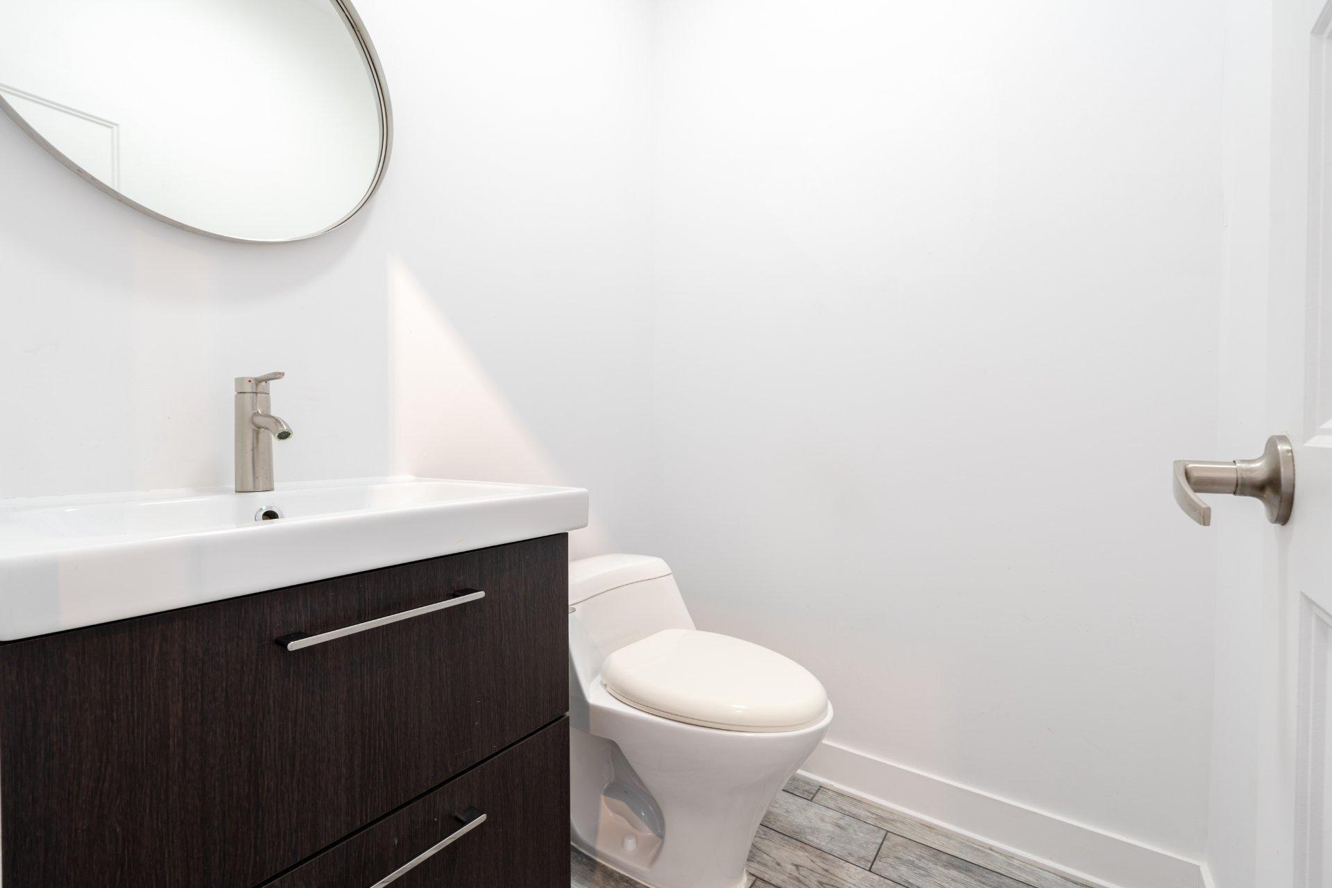 









5925


Rue Alexandre

,
Brossard,




QC
J3W2G4

