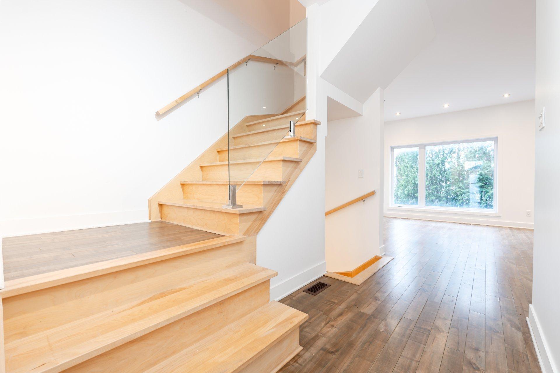 









5925


Rue Alexandre

,
Brossard,




QC
J3W2G4

