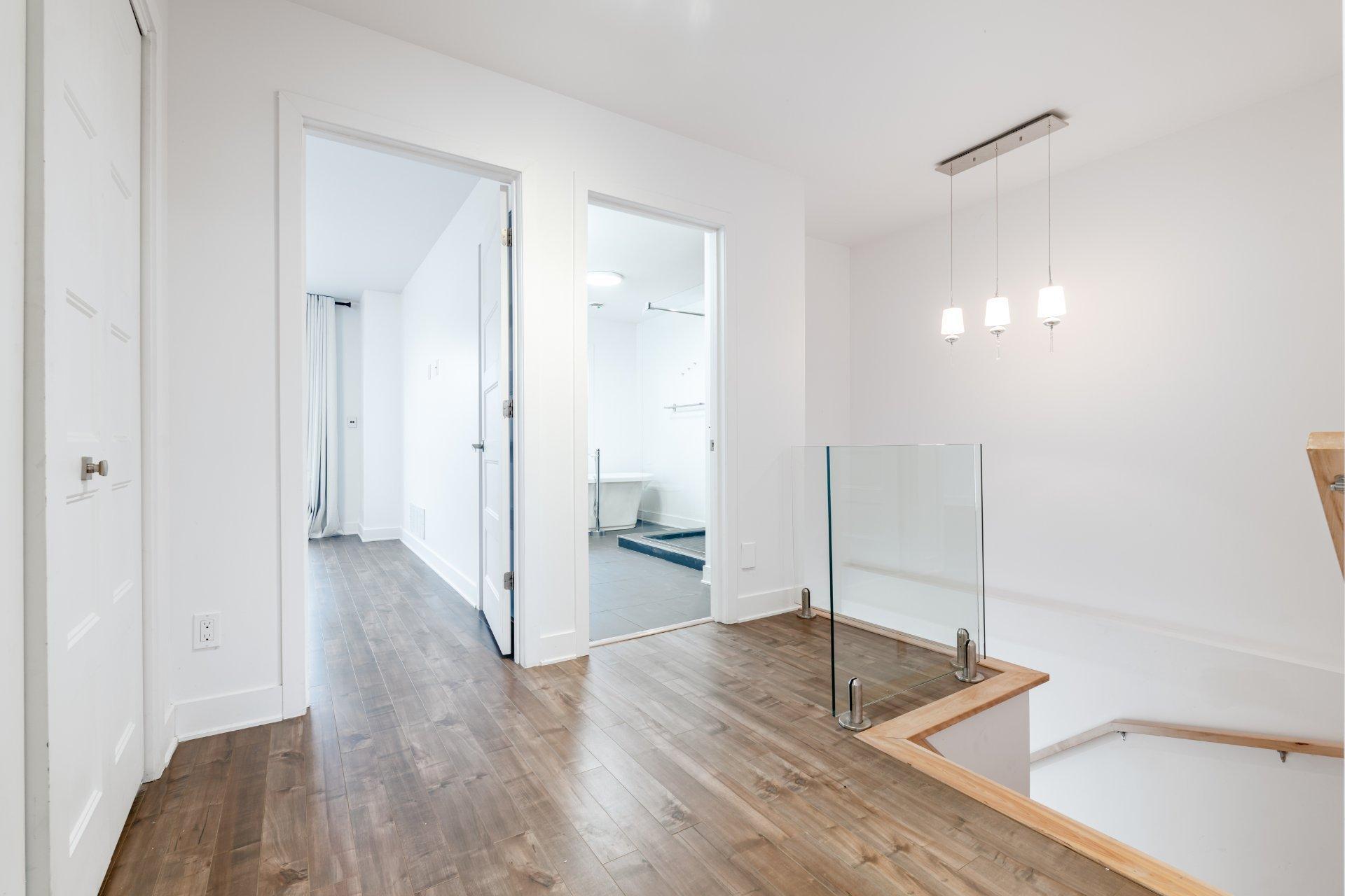 









5925


Rue Alexandre

,
Brossard,




QC
J3W2G4

