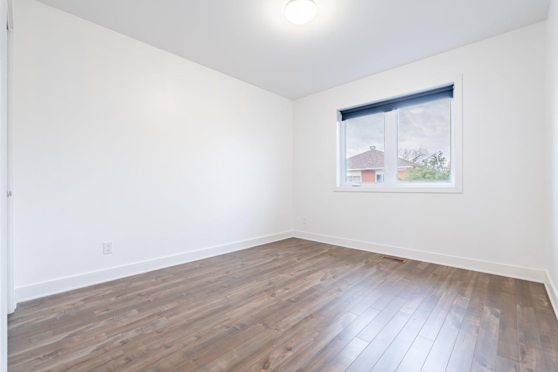









5925


Rue Alexandre

,
Brossard,




QC
J3W2G4

